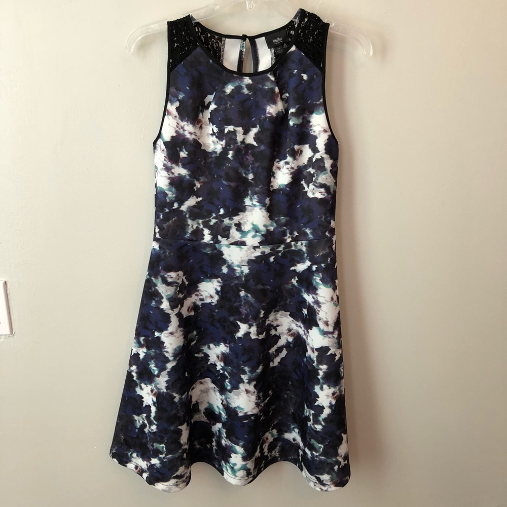 Mossimo size small abstract print dress